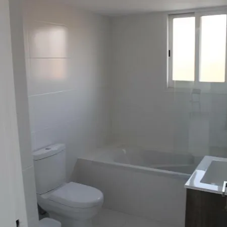 Sea View One Bedroom דירה